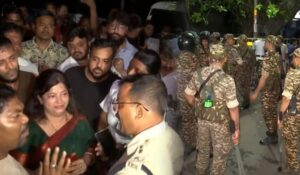 তৃণমূল রাতে অবরুদ্ধ করে রাখলো সিইও – ক্ষোভে ফেটে পড়লেন মনোজ আগরওয়াল