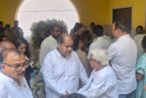 প্রয়াত টুটু বসুকে শ্রদ্ধার্ঘ জানালেন বিমান বসু