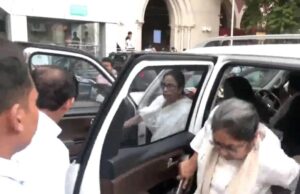 এবারও ভবানীপুরের ভোটের রেজাল্ট নিয়ে হাইকোর্টে অভিযোগ জানাতে মমতা
