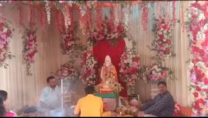 গোটা শহর জুড়ে উৎসবের আমেজ! সুভাষপল্লীর লোকনাথ বাবার মন্দিরে ভক্তদের উপচে পড়া ভিড়